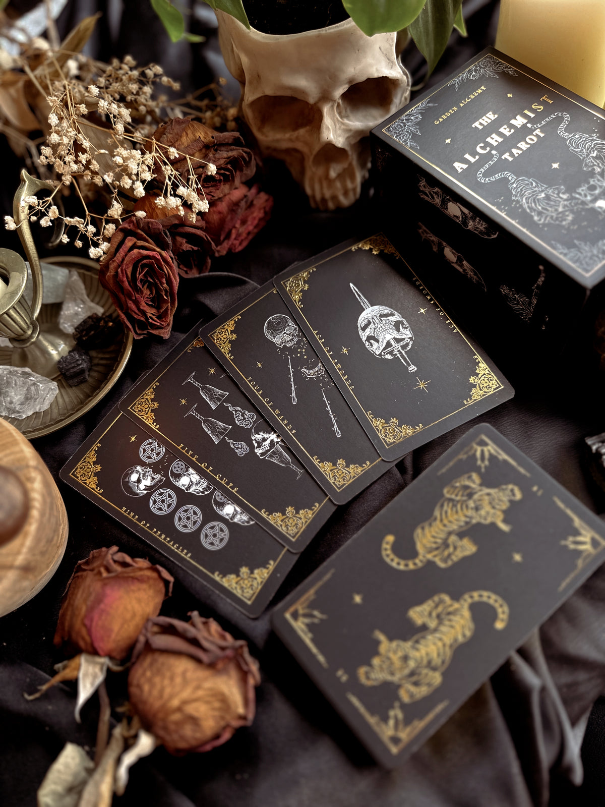 THE ALCHEMIST TAROT